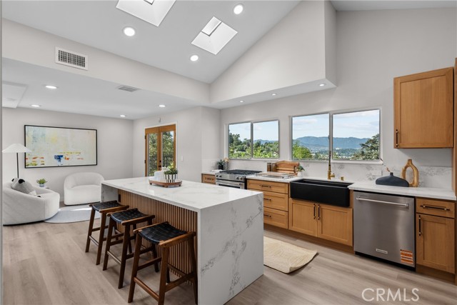 MLS #SR25240433 image #2