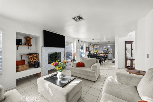 MLS #SR25240471 image #9