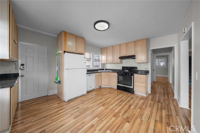 MLS #SR25240480 image #8