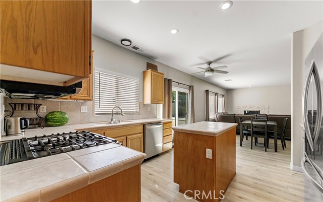 MLS #SR25240495 image #1