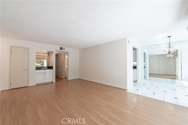 MLS #SR25240595 image #8