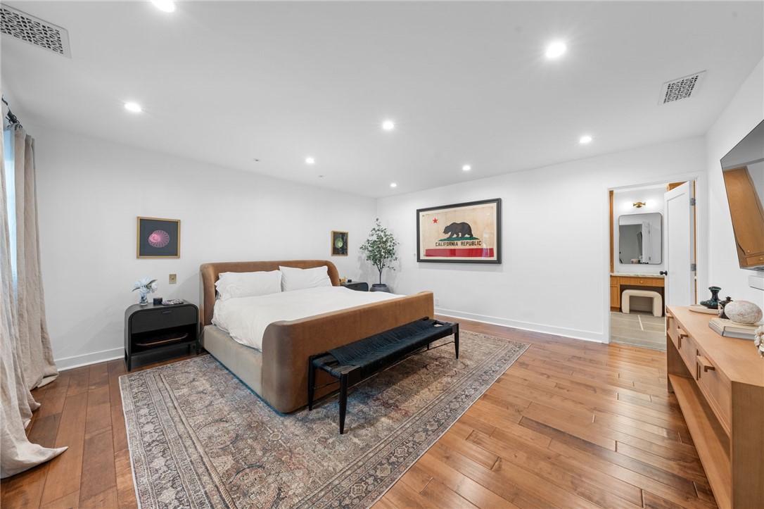 MLS #SR25240733 img 2