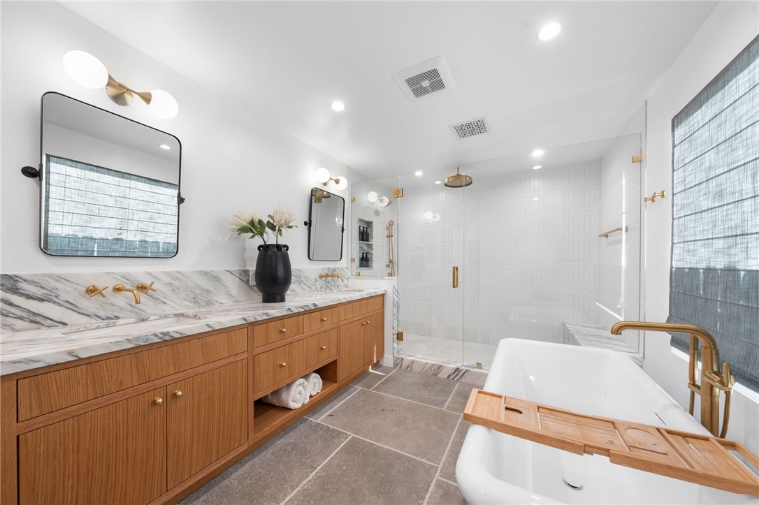 MLS #SR25240733 img 3