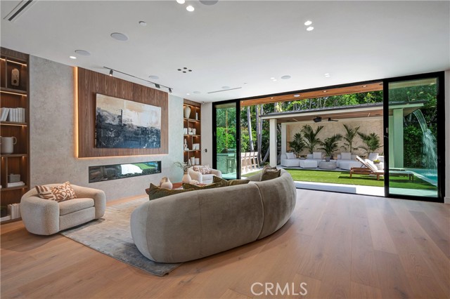 MLS #SR25240958 image #8