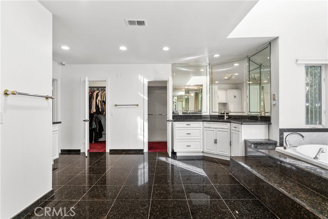 MLS #SR25241192 image #18