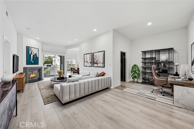 MLS #SR25241276 image #1