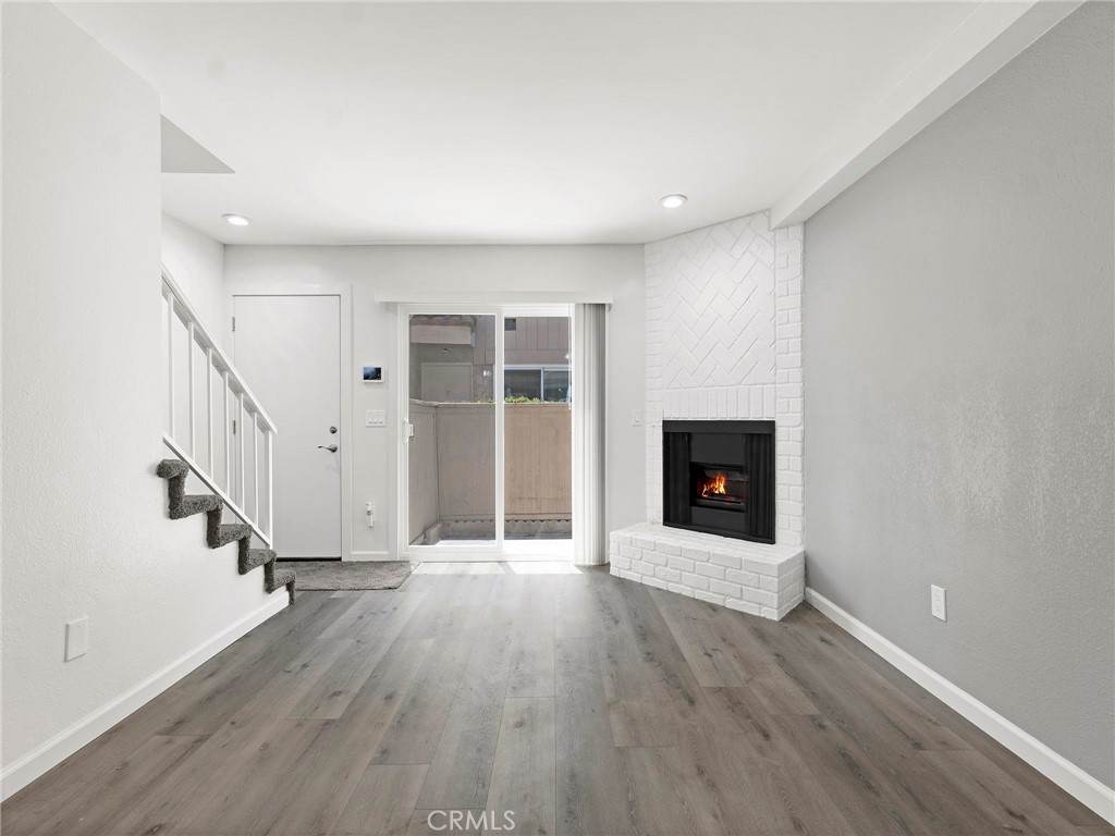 MLS #SR25241393 image #2