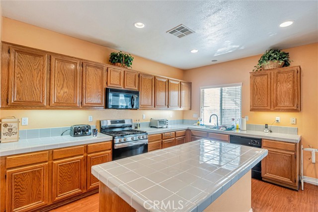 MLS #SR25242559 image #10