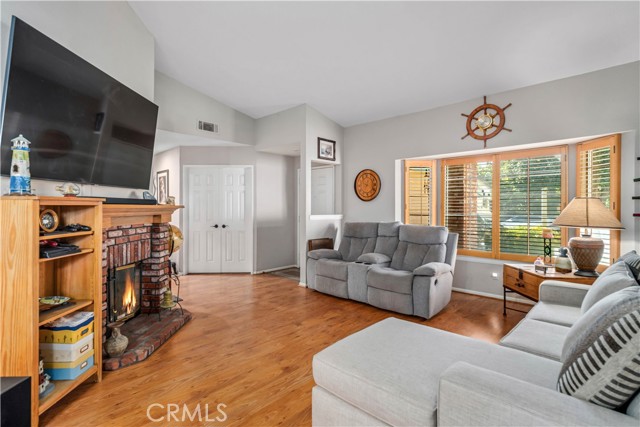MLS #SR25242918 image #4