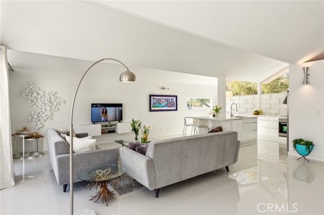 MLS #SR25243112 image #3