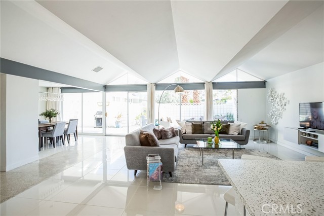 MLS #SR25243112 image #4