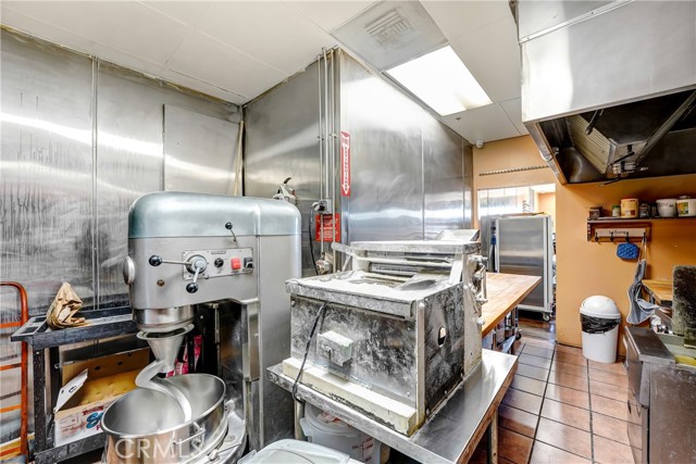 MLS #SR25243163 image #5