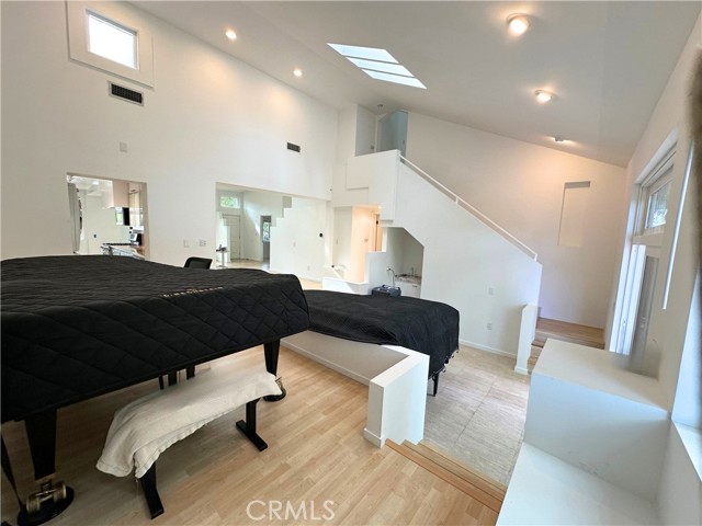 MLS #SR25243594 image #10