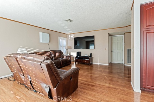 MLS #SR25244233 image #8