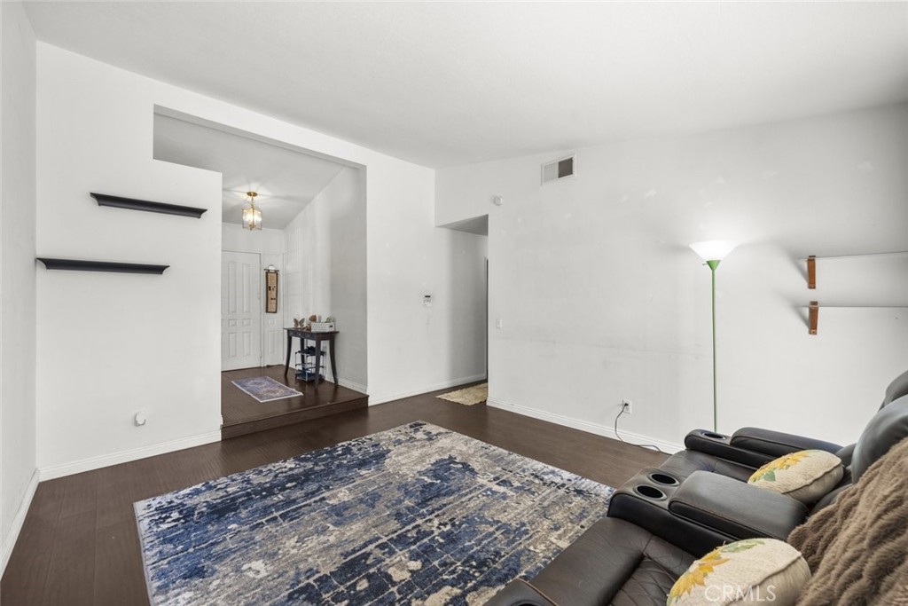 MLS #SR25244551 image #10