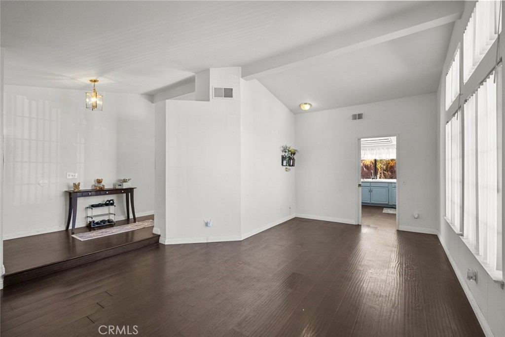 MLS #SR25244551 image #5