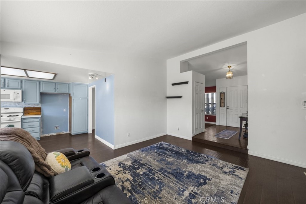 MLS #SR25244551 image #9