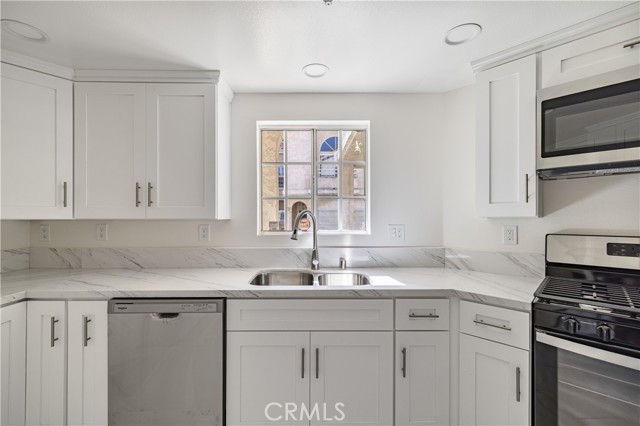 MLS #SR25244592 image #8