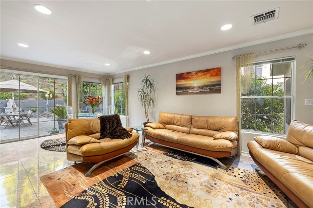 MLS #SR25245532 image #11