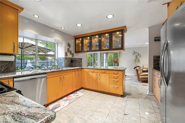 MLS #SR25245532 image #8