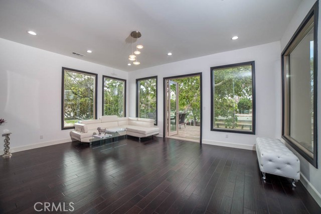 MLS #SR25245704 image #8