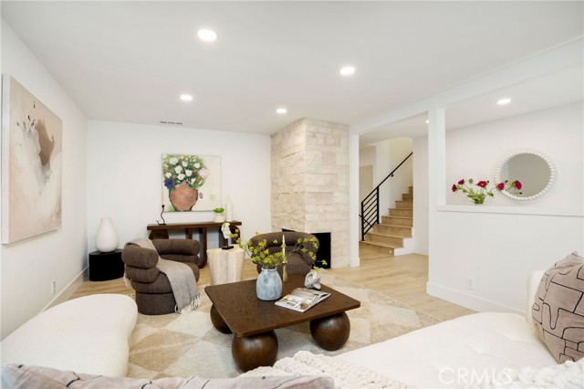 MLS #SR25246032 image #2