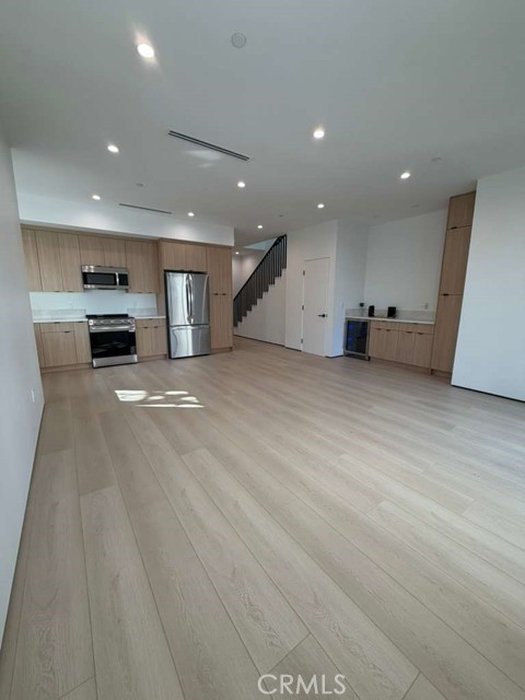 MLS #SR25246095 image #3