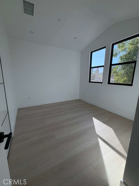 MLS #SR25246095 image #8