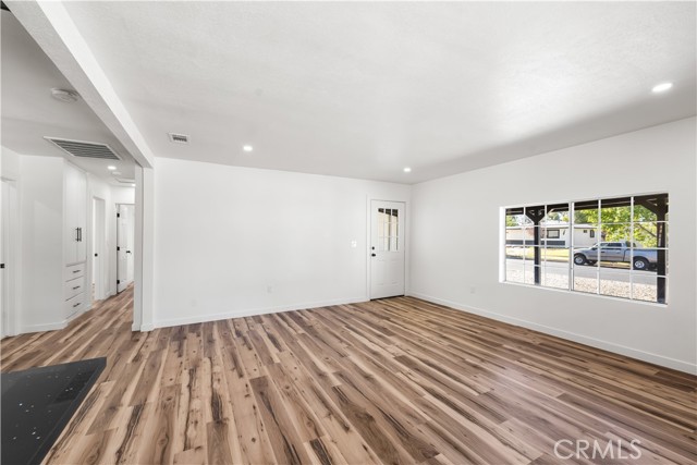 MLS #SR25246101 image #8