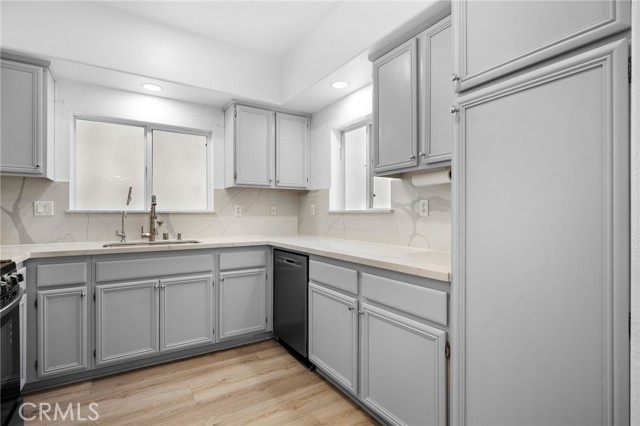 MLS #SR25246220 image #12