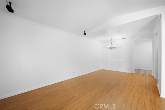 MLS #SR25246220 image #8