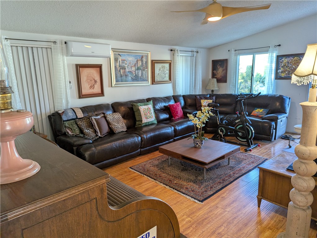 MLS #SR25246296 image #4