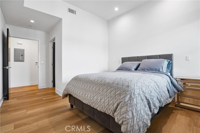 MLS #SR25246383 image #4