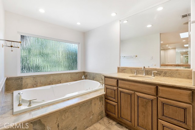 MLS #SR25246450 image #17