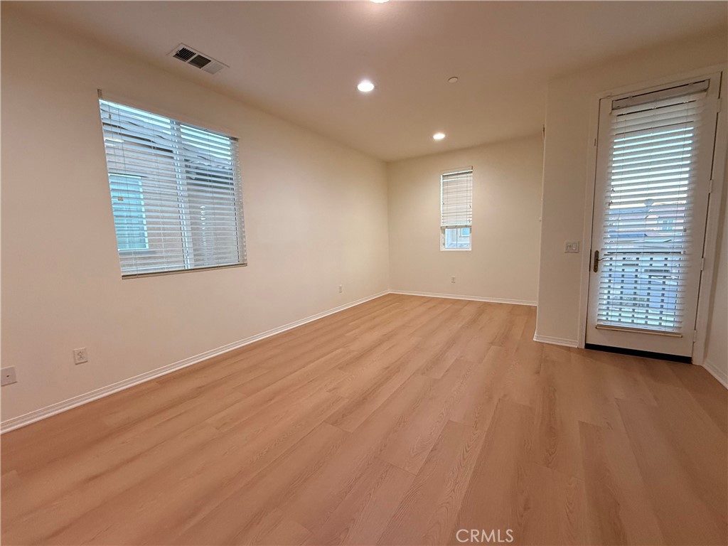 MLS #SR25246474 image #9