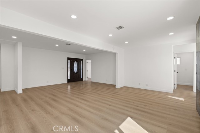 MLS #SR25246602 image #9