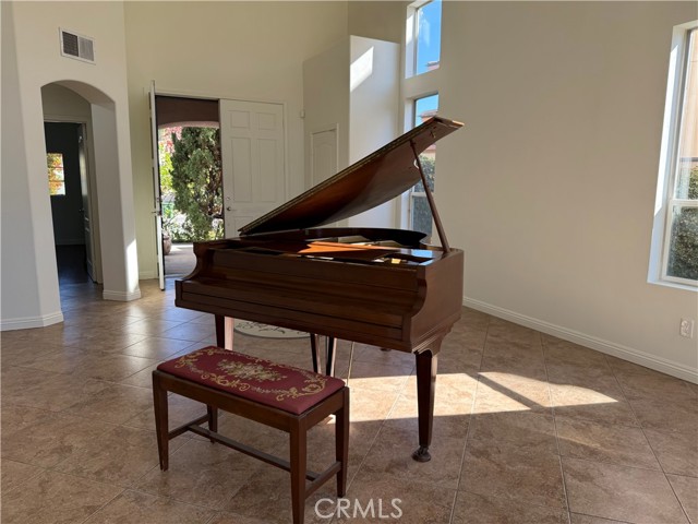 MLS #SR25247493 image #5