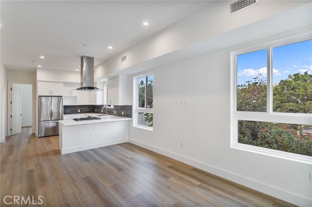 MLS #SR25248186 image #8