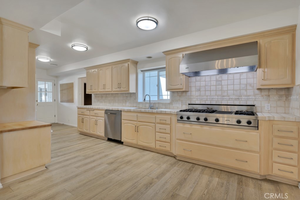 MLS #SR25248215 image #4