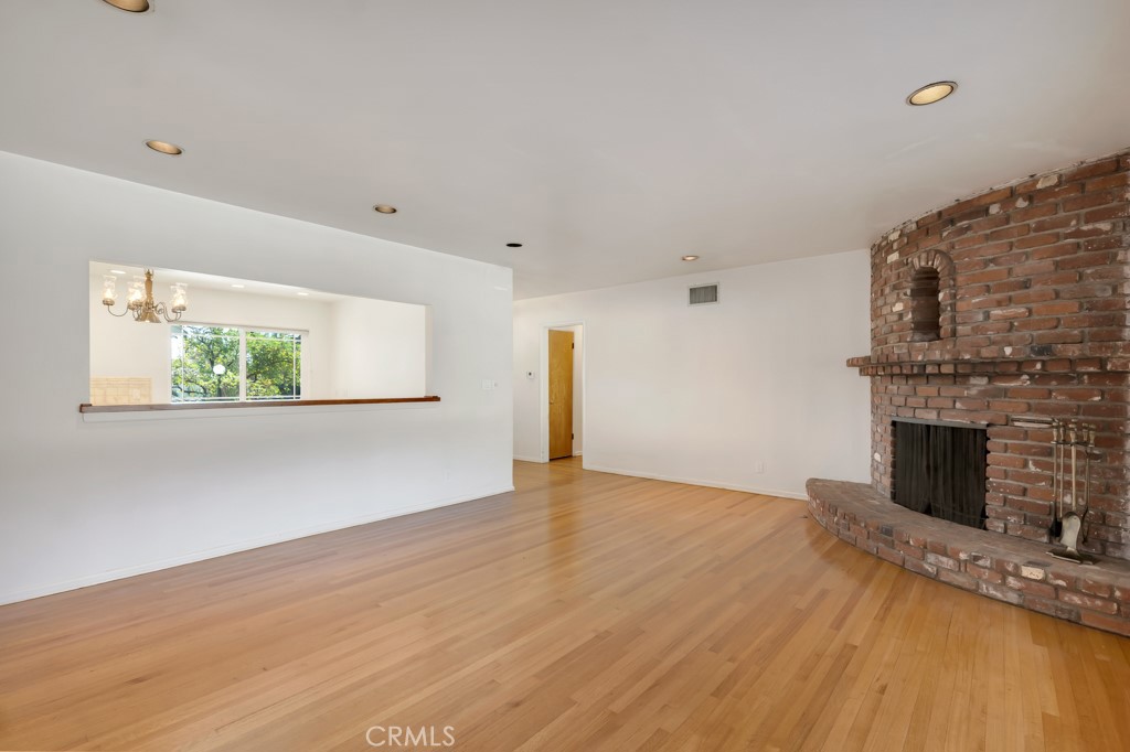 MLS #SR25248215 image #9