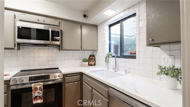 MLS #SR25248327 image #3