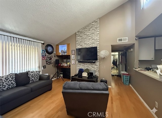 MLS #SR25248362 image #1