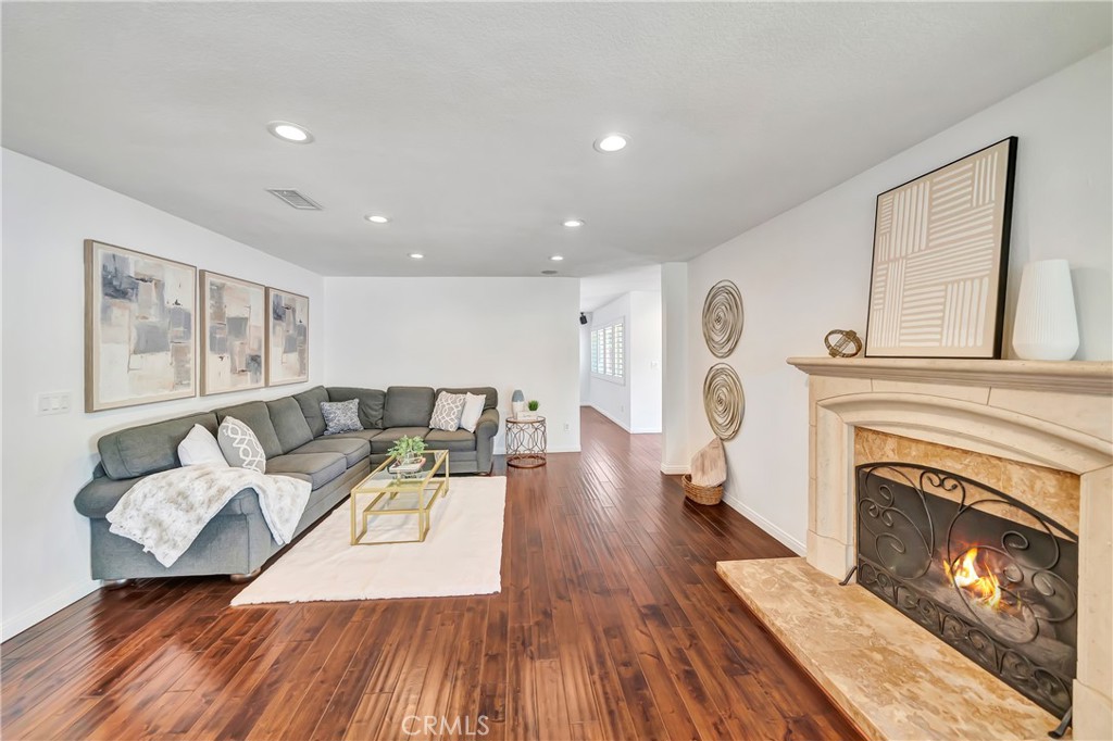 MLS #SR25248741 image #9