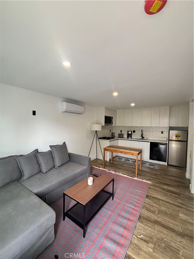 MLS #SR25248876 image #1