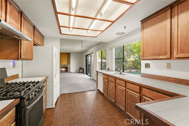 MLS #SR25250253 image #9