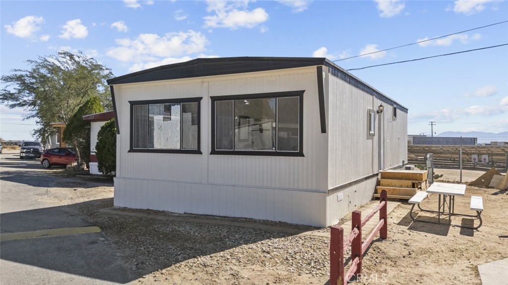 MLS #SR25250556 image #0