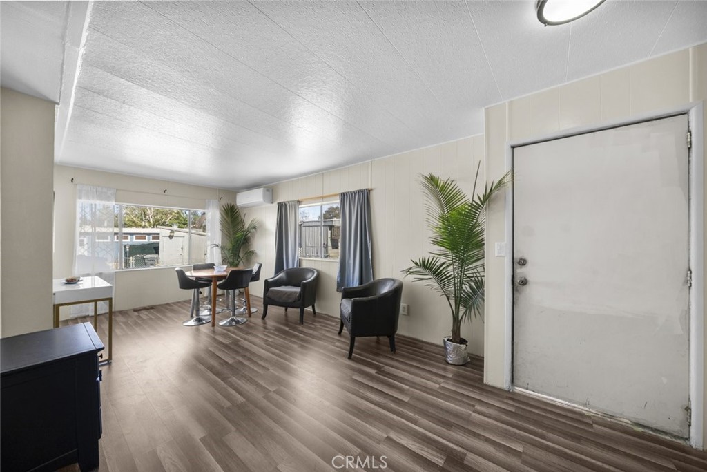 MLS #SR25250556 image #9