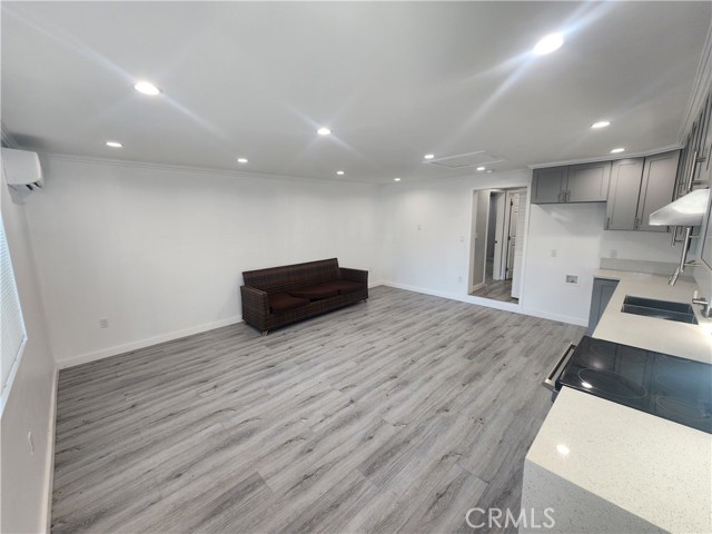 MLS #SR25250641 image #1