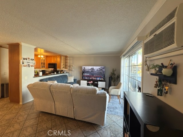 MLS #SR25251061 image #1