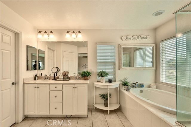 MLS #SR25222645 image #10